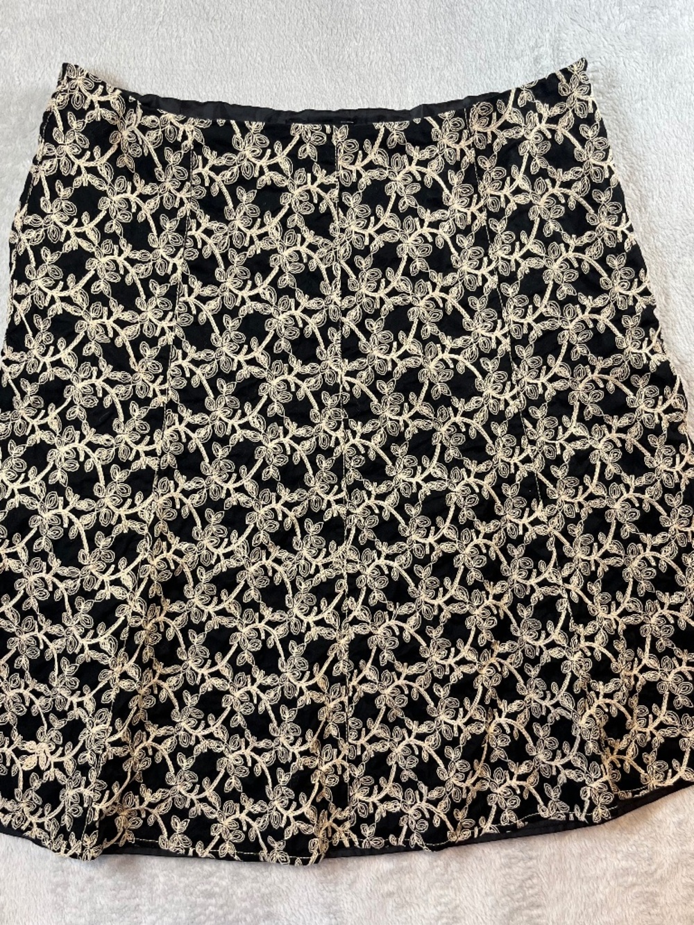 acXess Black & Cream Floral Embroidered A-Line Lined Skirt sz 12 Career Chic